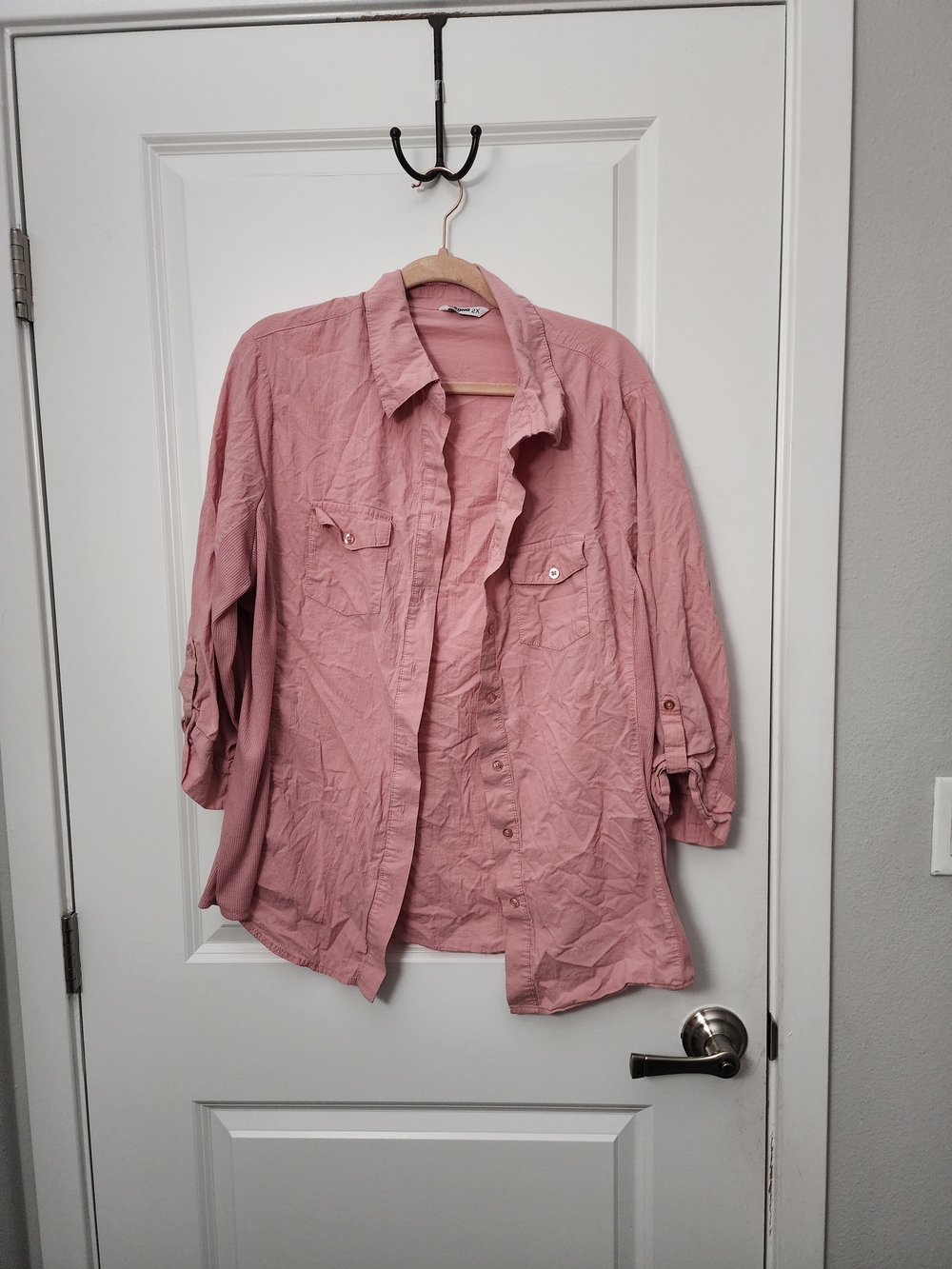 5/$30 Ci Sono Dusty Rose Button-Front Shirt